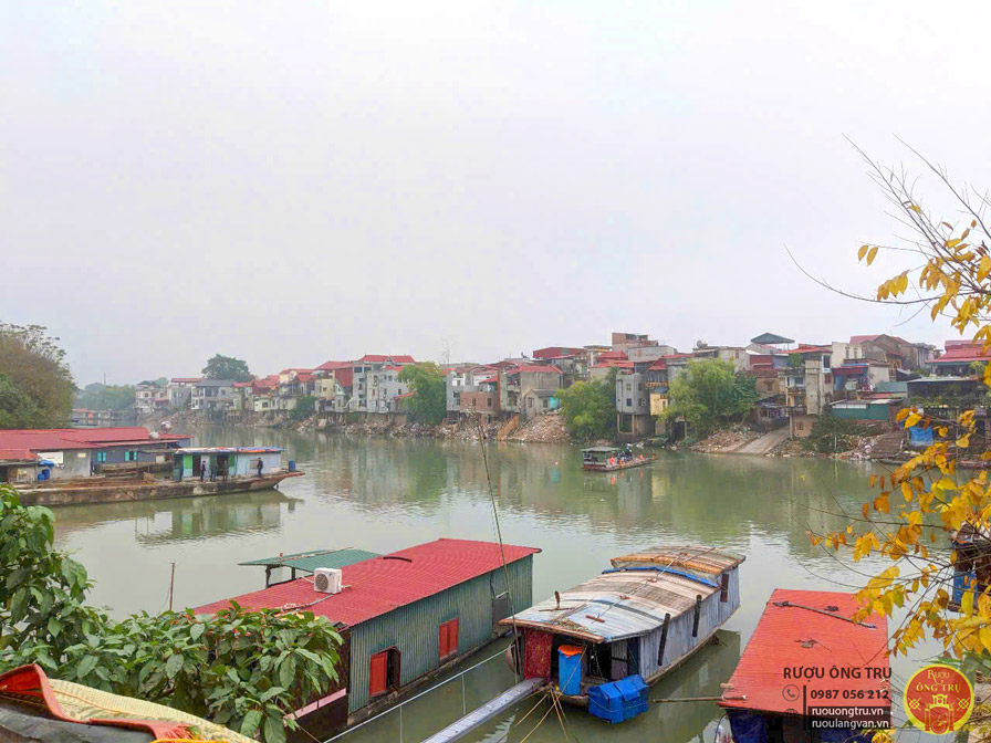 Sông Cầu thơ mộng và bến đò làng Vân